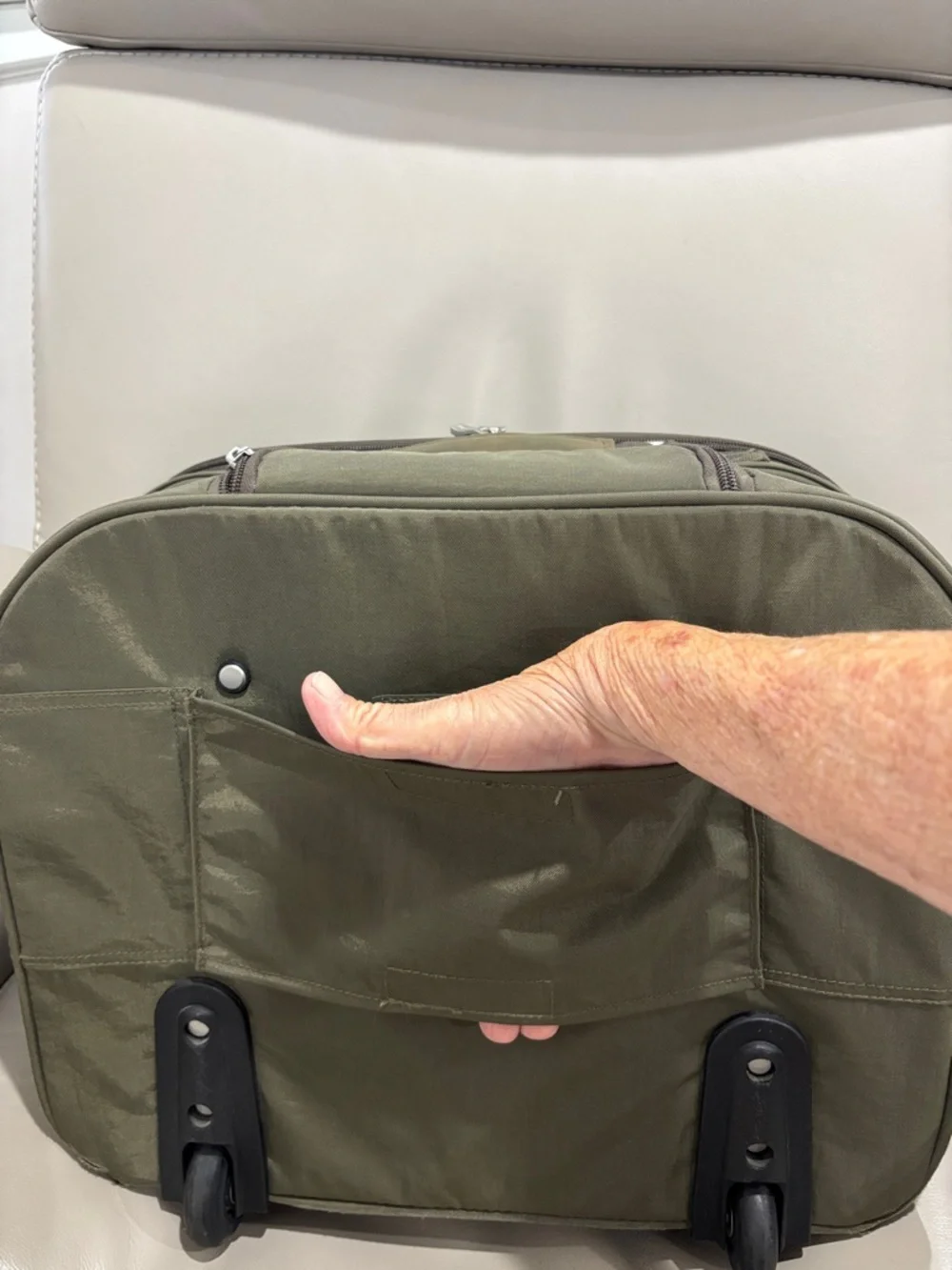 baggalini 4-Wheel Rolling Tote